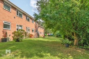 Communal Gardens- click for photo gallery